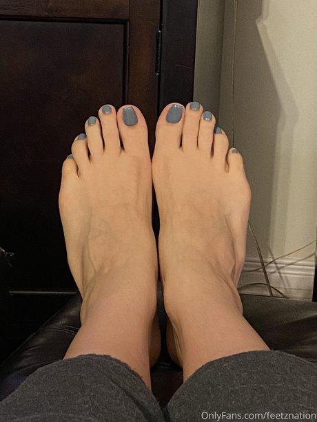 QueenZ sFeet_ onlyfans sexy