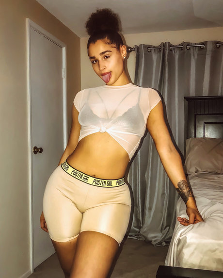 Janae Girard_ onlyfans pic