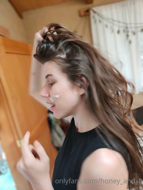 Honey And B_ nude only fans