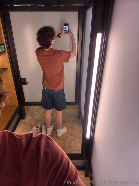 Slimcollegeboy onlyfans pics