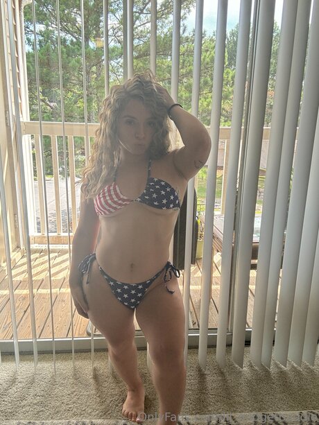 Lil Midgetbaddie onlyfans leaks