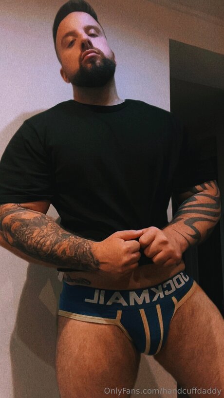 Handcuffdaddy onlyfans nudes leaks