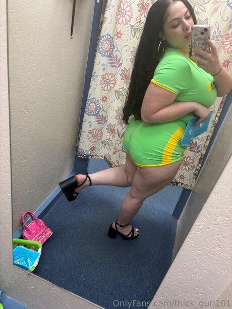Thick Gurl101 onlyfans content