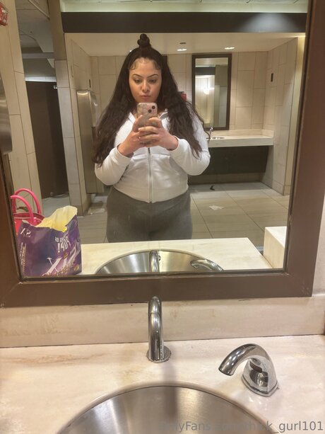 Thick Gurl101 onlyfans nide