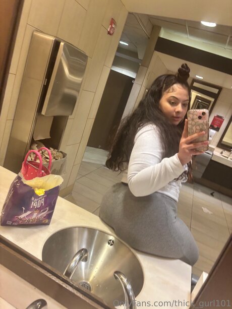 Thick Gurl101 onlyfans leaks free