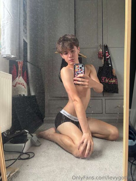 Levygoth69 naked on onlyfans