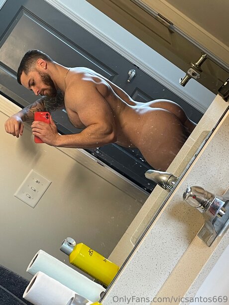 Vicsantos669 onlyfans naked