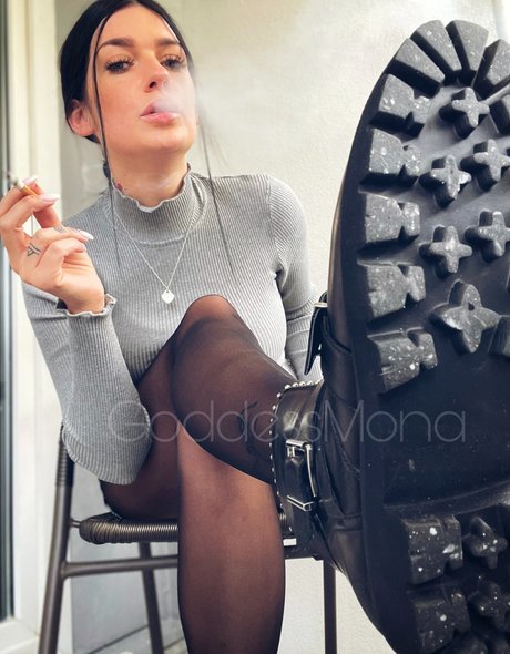 Goddess Mona onlyfans for free