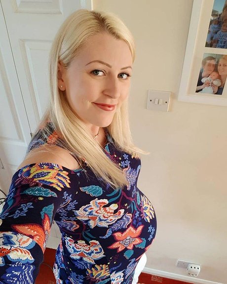 Corrine Marie Hounslow_ leaked onlyfans free