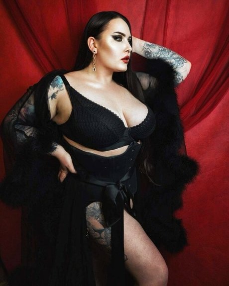 Mistress Karino onlyfans nude photos