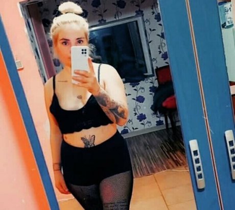 zotaalexandra onlyfans strip