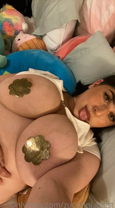 zucchini angst onlyfans nude pictures