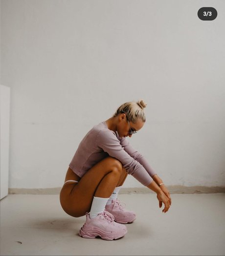 Zuzana Kardos onlyfans xx