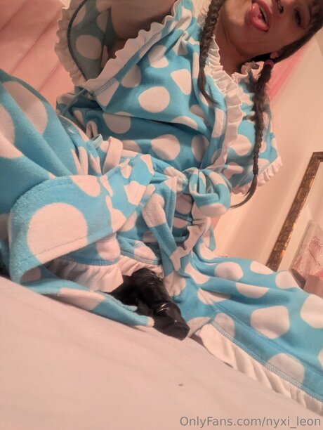 Nyxi Leon onlyfans leaked photos