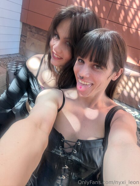 Nyxi Leon porn leaked onlyfans