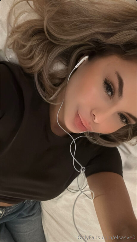 Elsasve0 onlyfans pic