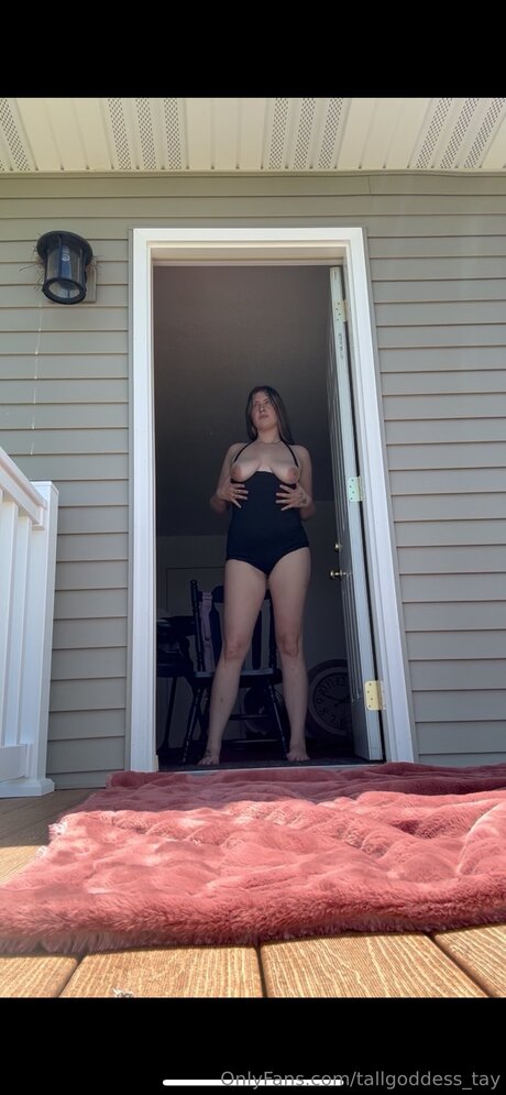 Tallgoddess Tay onlyfans lean