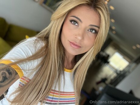 Adriaraexxx onlyfans nude photos