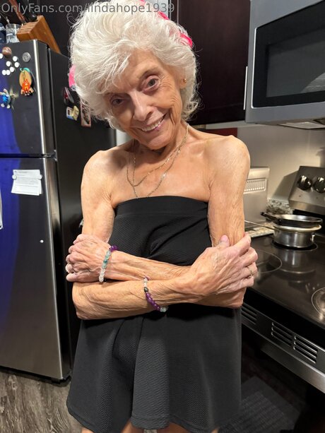 Lindahope1939 feet onlyfans