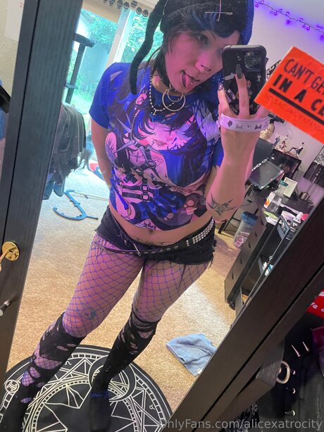 Alicexatrocity onlyfans leaked free