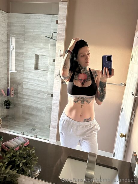 Zombae Undead onlyfans model photos