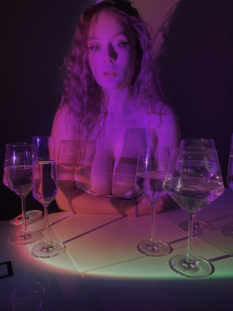 Lou Jeen_ Profile pic