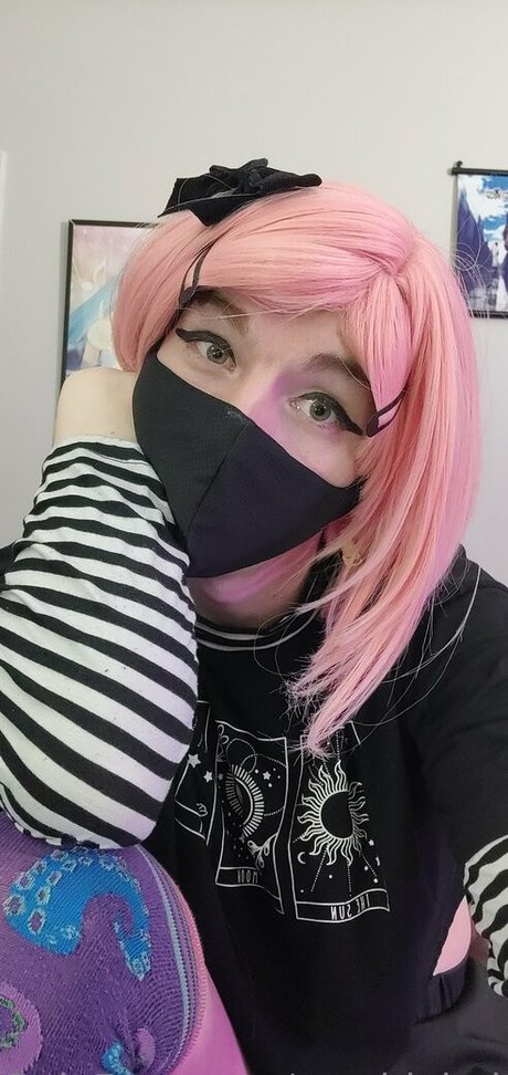 zombiebait24 onlyfans topless