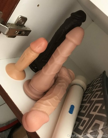 zoeykatexo2 onlyfans gratis