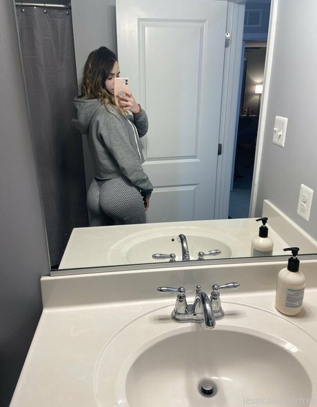 zoeywilderfree boobs onlyfans