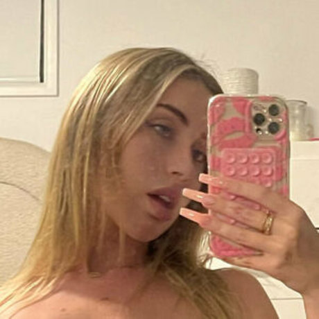 Emwebbily only fans sex