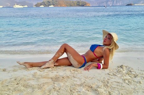 Esra Ersoy onlyfans leajs