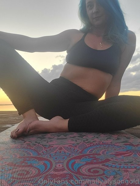 Hally Alyson Profile pic