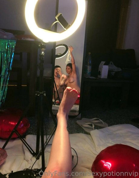 Valen Vip naked on onlyfans