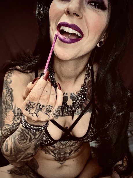 Wickedwitchypoo only fans review