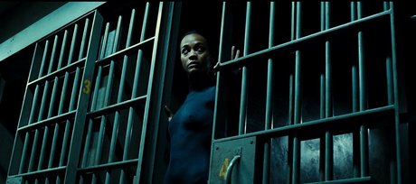 Zoe Saldana Profile pic