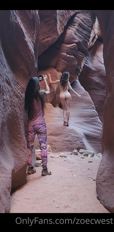 zoesfrenchpress naked onlyfans pics