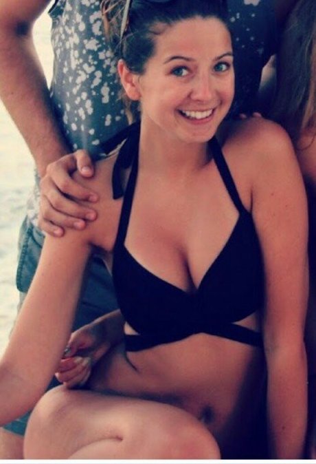 Zoe Sugg onlyfans leaks