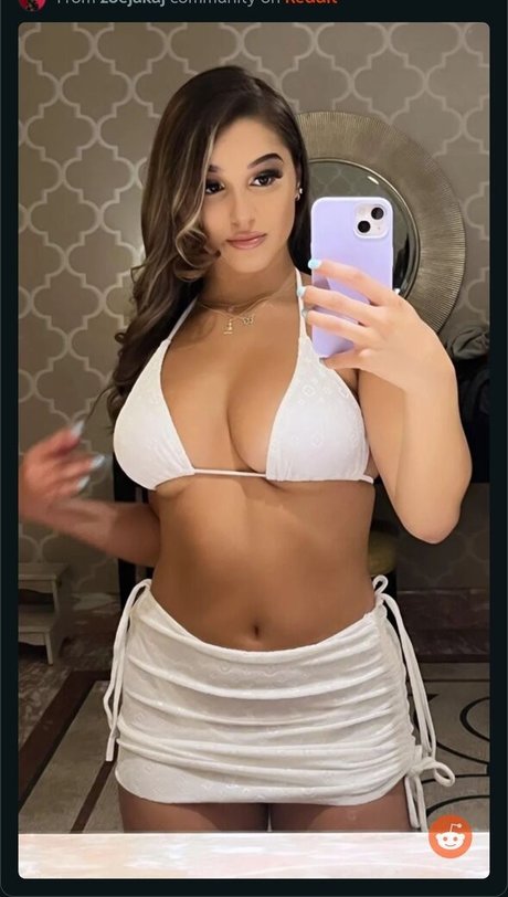 Zoe Jakaj onlyfans leaked nudes