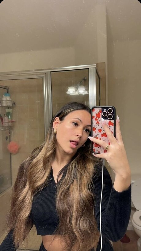 Zoe Fergurson Profile pic