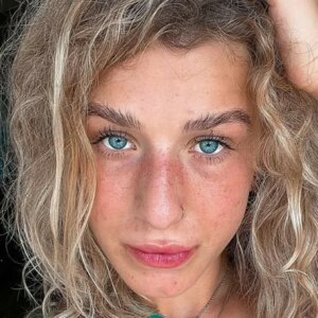 Zoe Elise Freedman onlyfans post