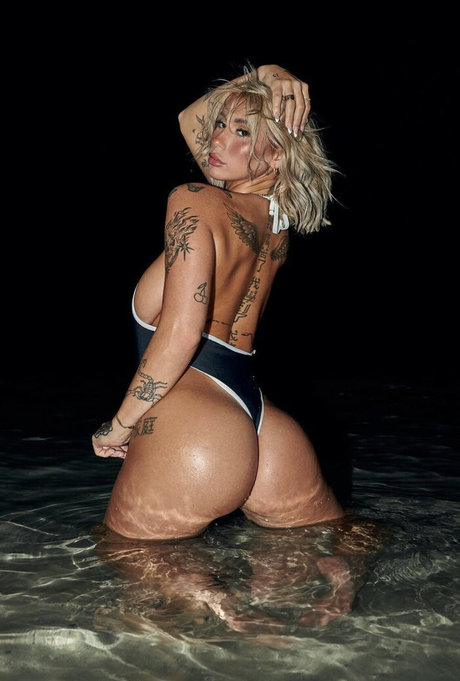 Zoe Consagra nude porn onlyfans