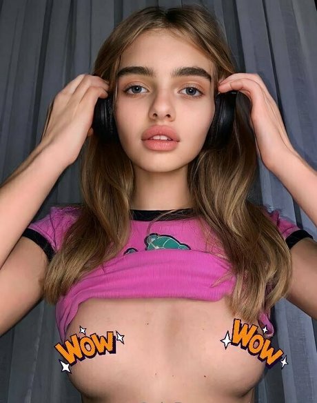 zoe cox is on onlyfans