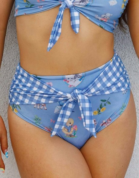 Zoe Colletti onlyfans leak new