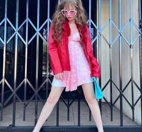 Zoe Colletti onlyfans leak