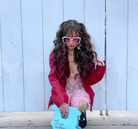 Zoe Colletti onlyfans leaked tits