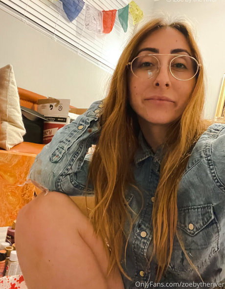 zoebytheriverfree pics onlyfans