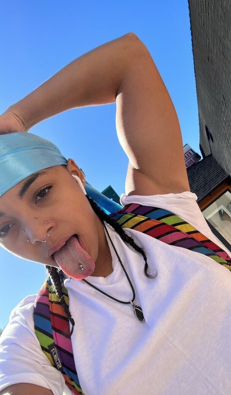 Zerella Skies strip onlyfans