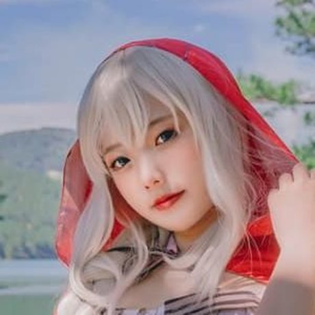 Messie Huang onlyfans model