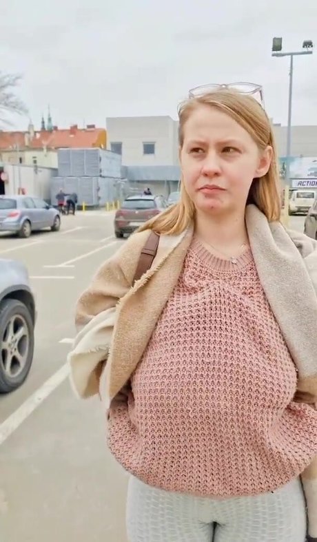 Pola Rainbow is on onlyfans