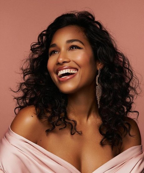 Clemence Botino onlyfans nudes leaks